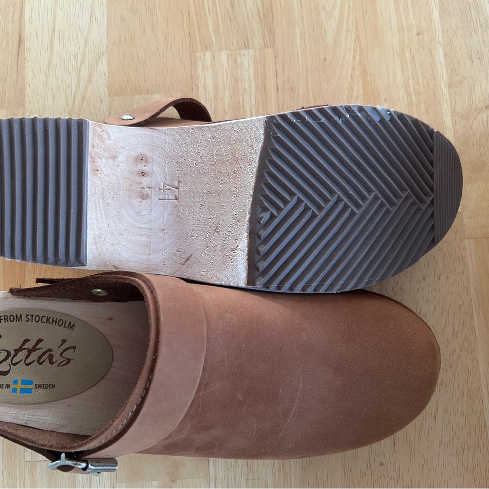 Lotta Low Clogs in Oiled Nubuck - Picture 5 of 7
